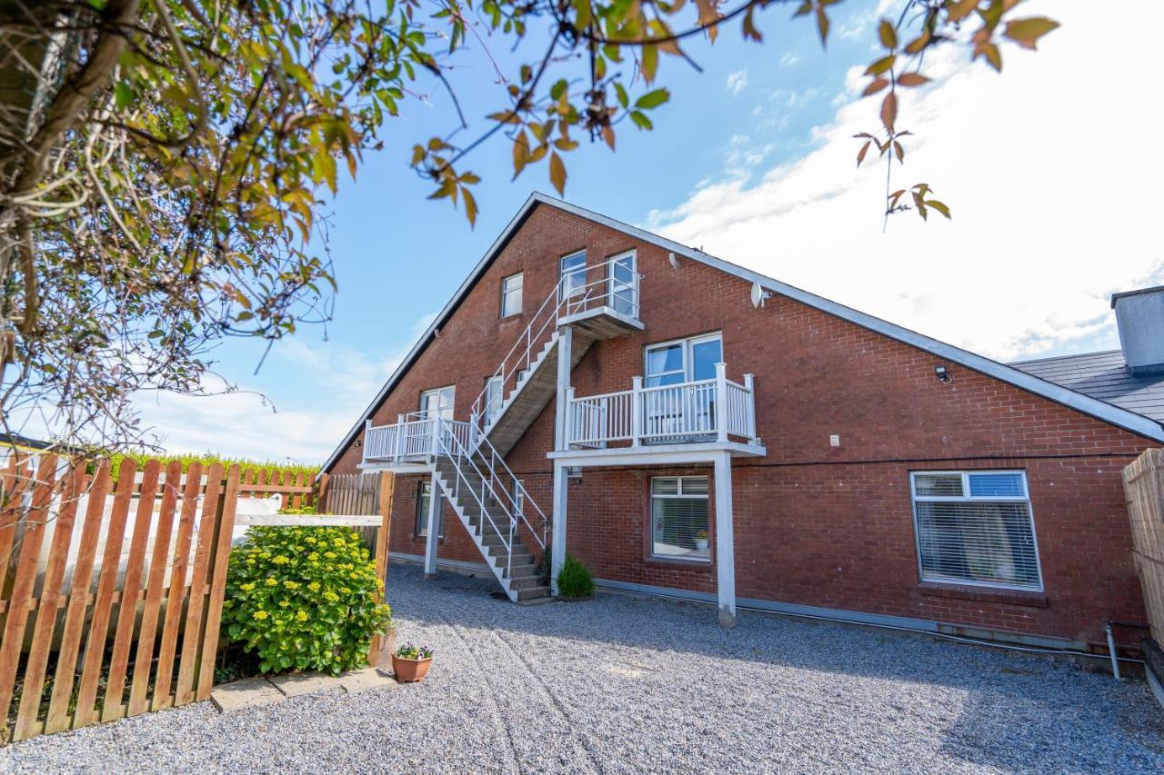 Coral Gables Guesthouse & Campsite Rosslare Harbour Exterior foto